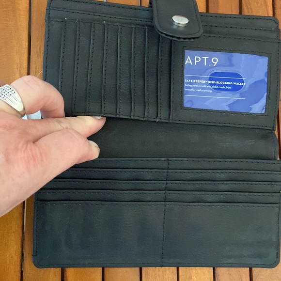 🆕 Safe Keeper RFID Blocking Leather SoHo Tab Clutch Wallet - Picture 9 of 11